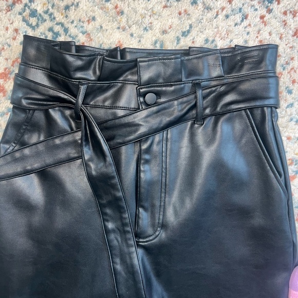 Abercrombie & Fitch High Rise Paperbag Pants Faux Leather - Picture 5 of 9